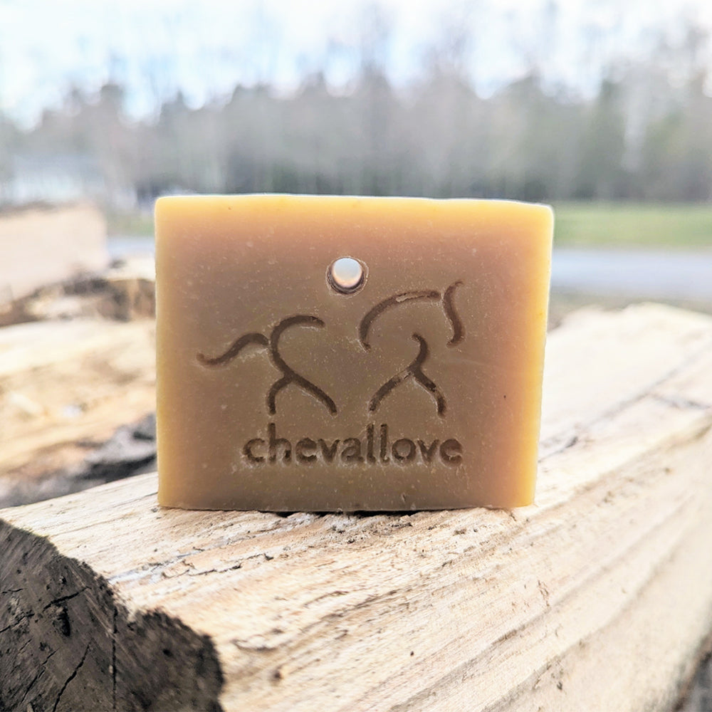 Ensemble de commerce solidaire Savon équestre